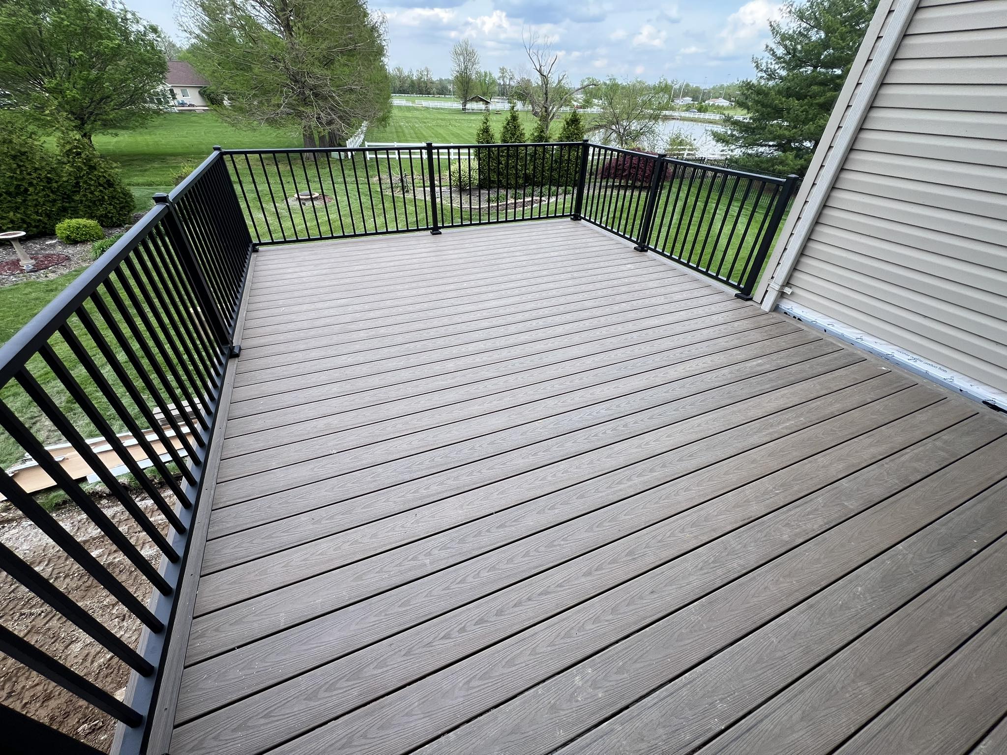 Best Composite Decking Materials for St. Louis Weather: A Homeowner’s Guide